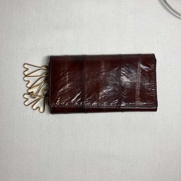 Vintage 80’s Eel Skin Key Holder in a Dark Brown, Mahogany colour. - Picture 2 of 5